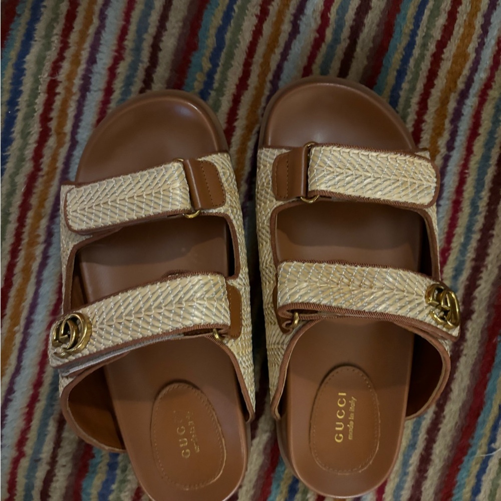 Gucci raffia double G slide sandals size 40